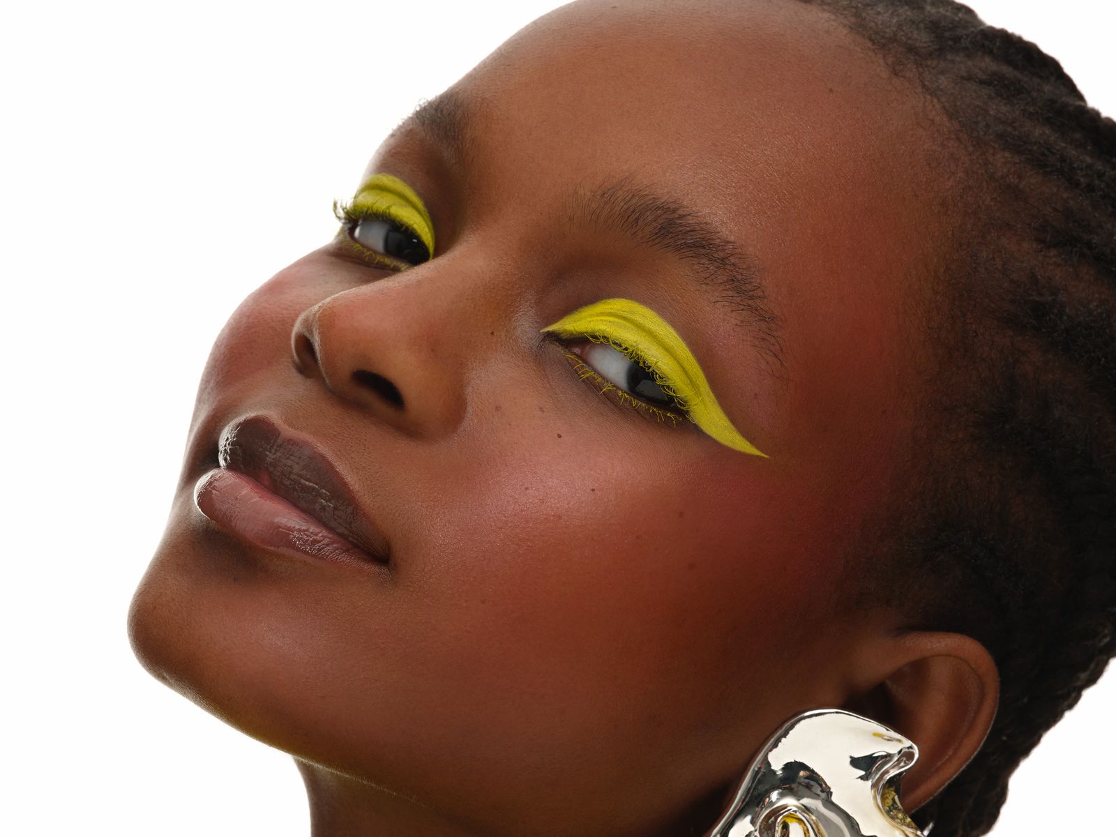 7 Best Colorful Eyeliners That’ll Make You Rethink Neutrals